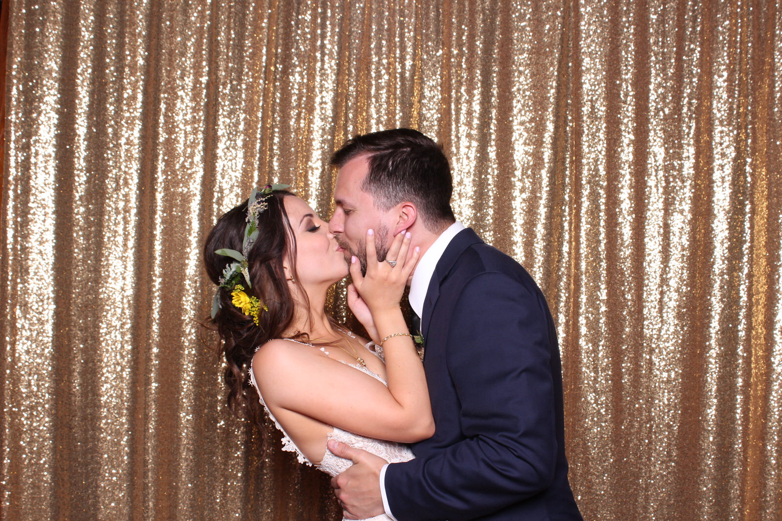 4 Benefits of Having a Photo Booth at Your Wedding