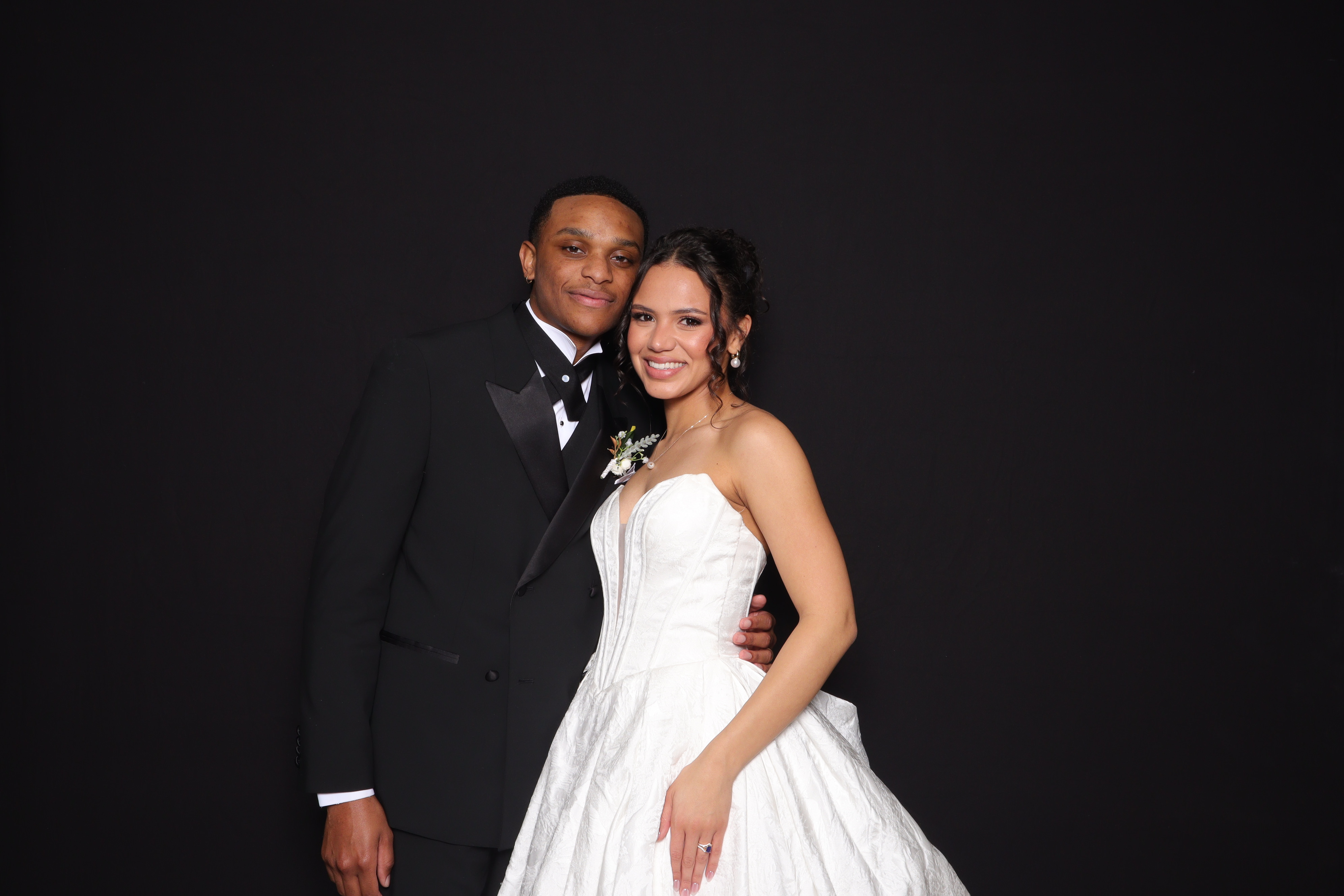 Black Backdrops: A Modern and Elegant Choice for Wedding Photo Booths